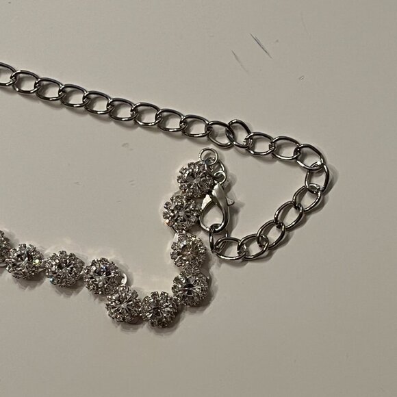 Sparkling Rhinestone Chain Belt – Adjustable Silver Statement Accessory ✨ - Picture 6 of 16